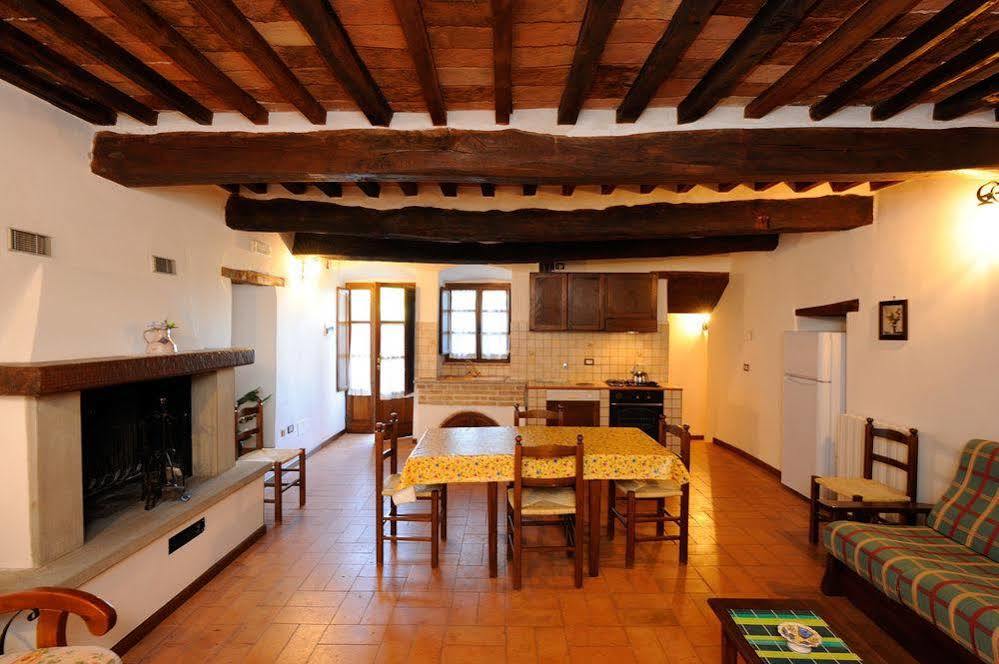 Hotel Relais Borgo Torale Passignano sul Trasimeno Exterior foto