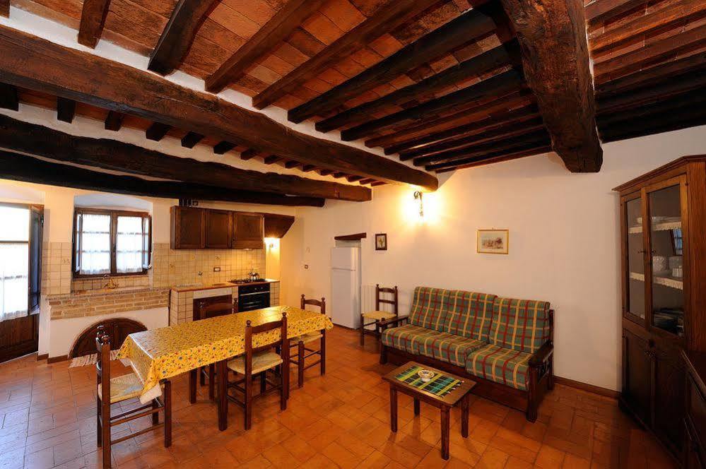 Hotel Relais Borgo Torale Passignano sul Trasimeno Exterior foto