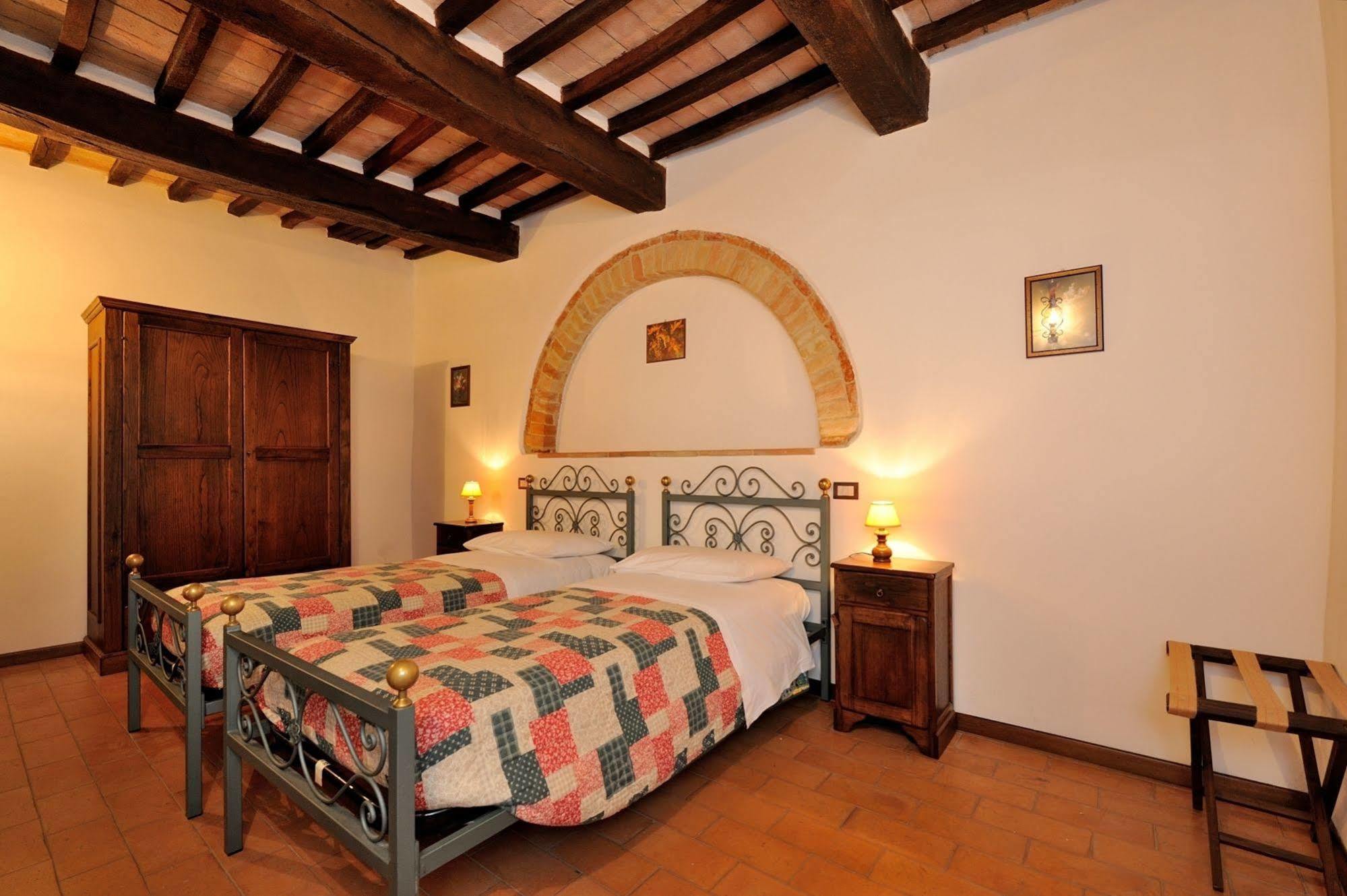 Hotel Relais Borgo Torale Passignano sul Trasimeno Exterior foto
